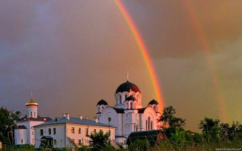 Радуга над храмом