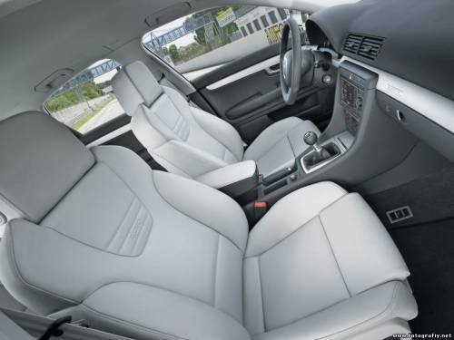 Серый кожаный салон audi